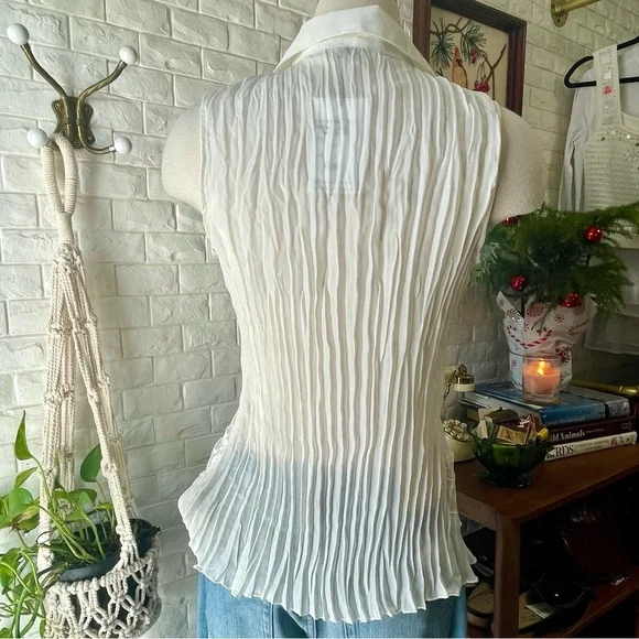 SOLD Vintage Y2K Early 2000s Whimsigoth White Chiffon + Lace Ruffle Hem Top - Picture 9 of 15